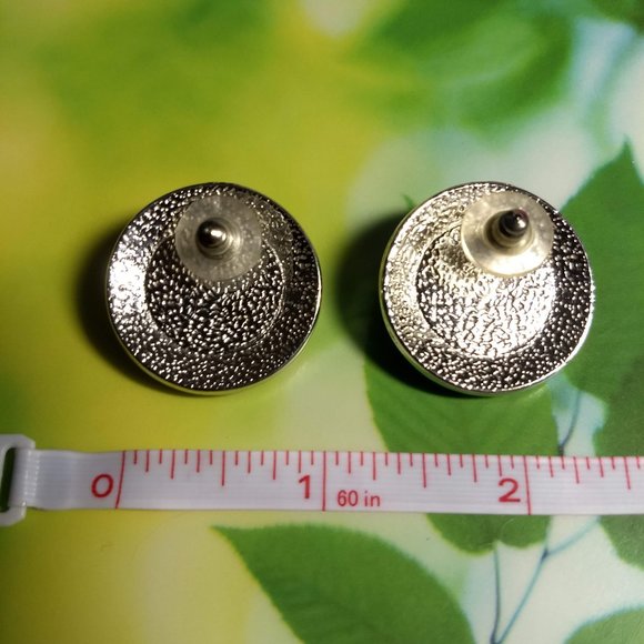 3/$25 vintage 80s 3D 'crystal' black enamel round earrings - Picture 3 of 3